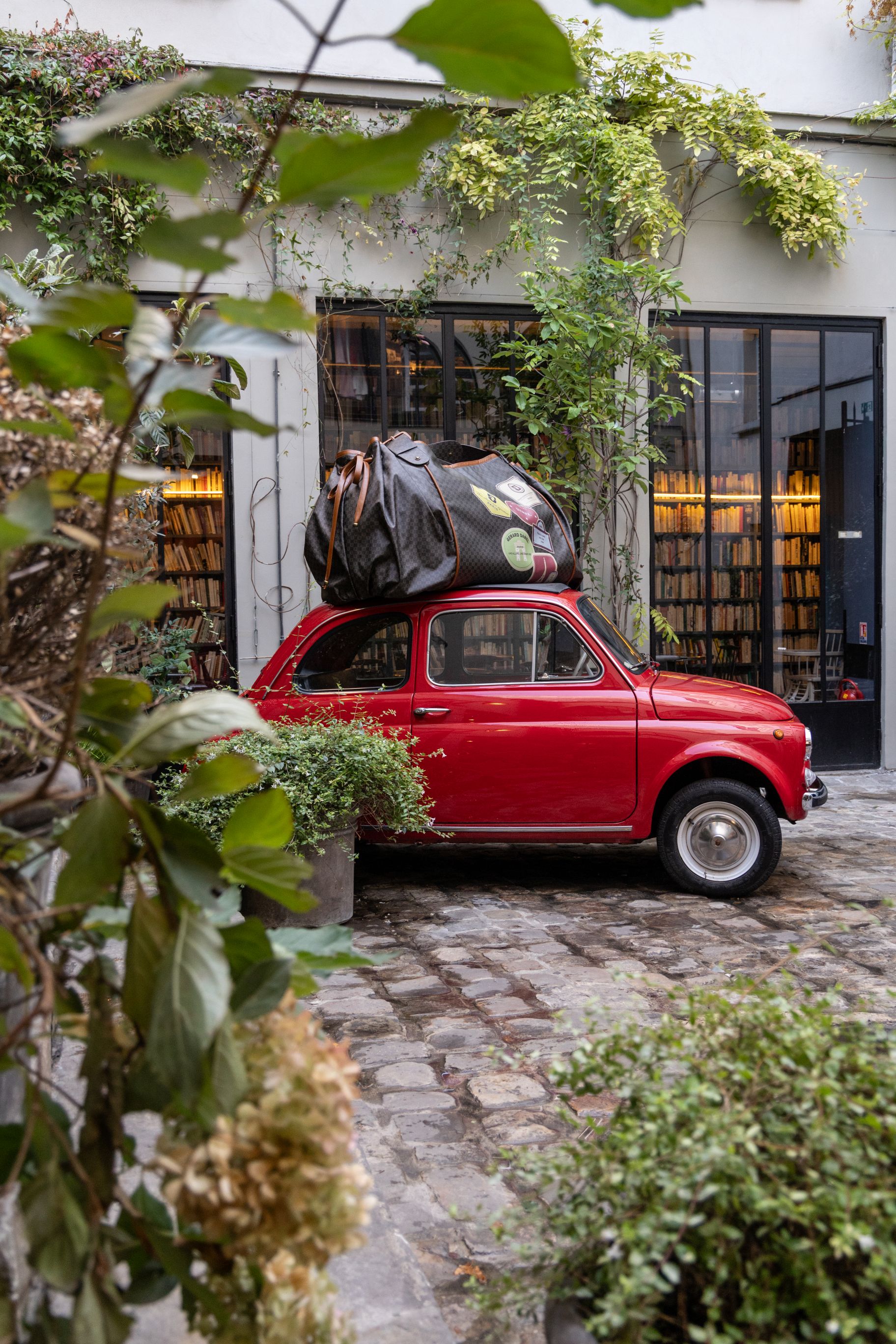 Лукбук