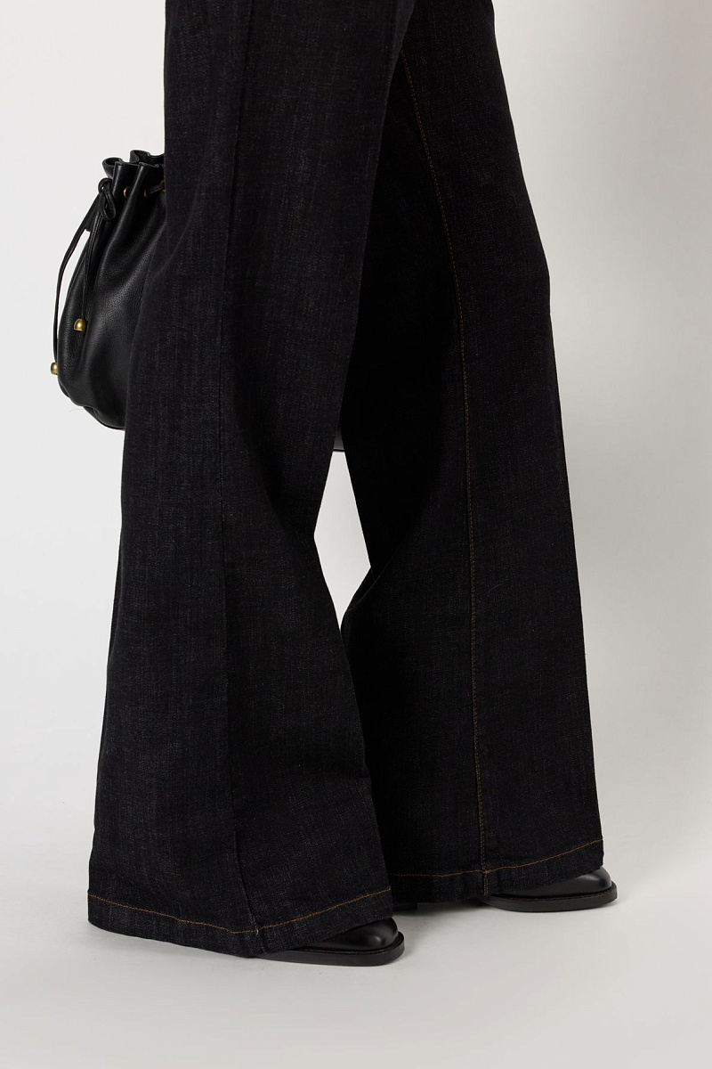 CALLY - Прямые джинсы с контрастной строчкой