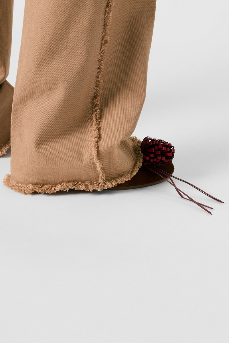 ANNA - Джинсы-клеш с бахромой в цвете кэмел