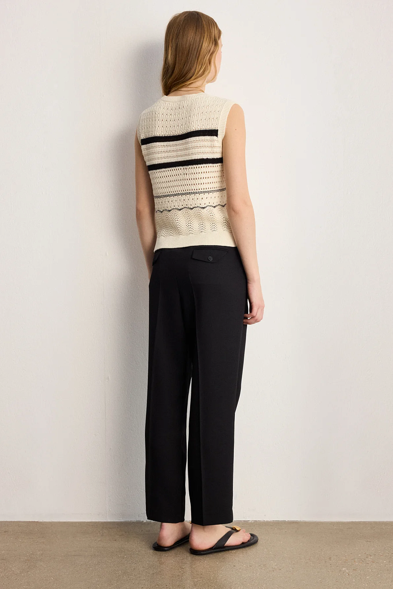 LORYNE - Белый ажурный топ с контрастными элементами