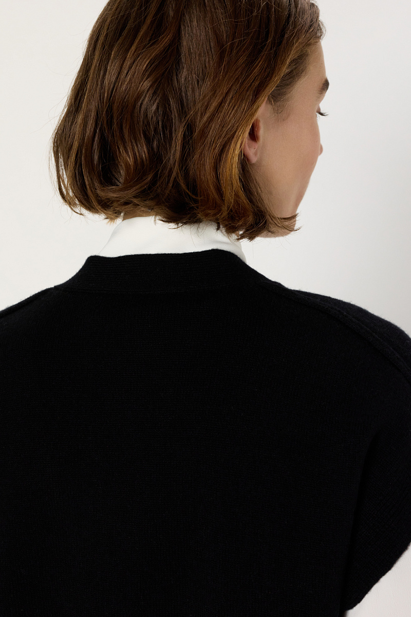 EGLEA - Жилет с V-образным вырезом