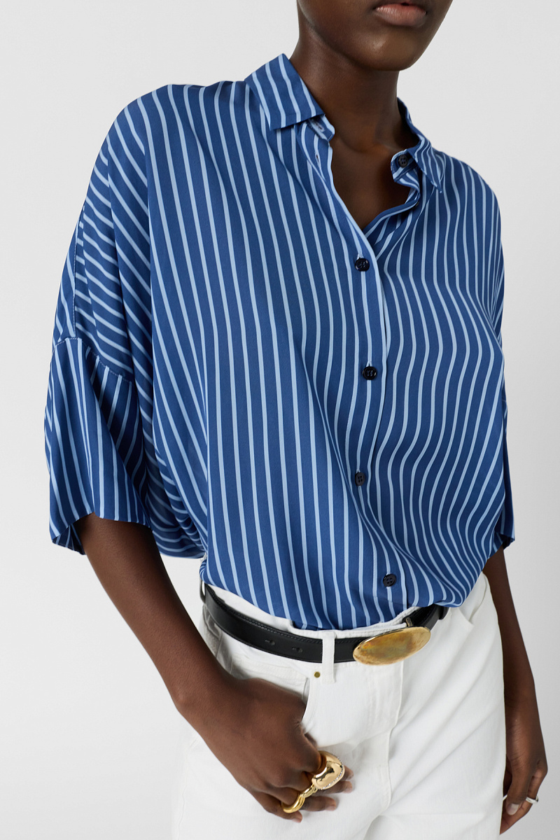 CRISSY - Свободная футболка в полоску в цвете индиго