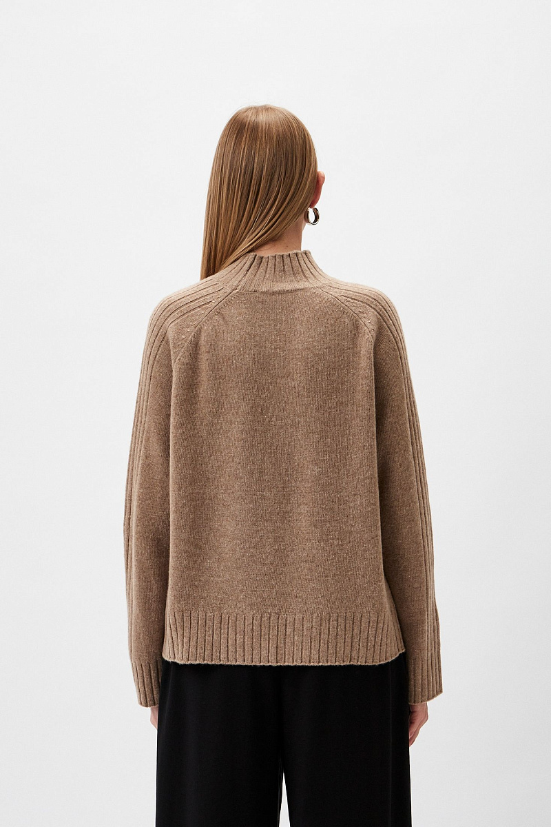 Свитер с воротником-стойкой