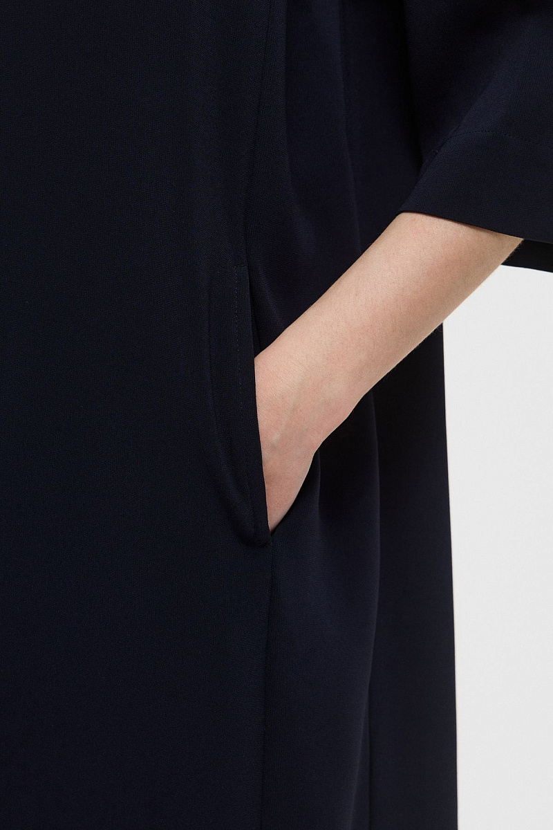 Короткое однотонное платье прямого кроя