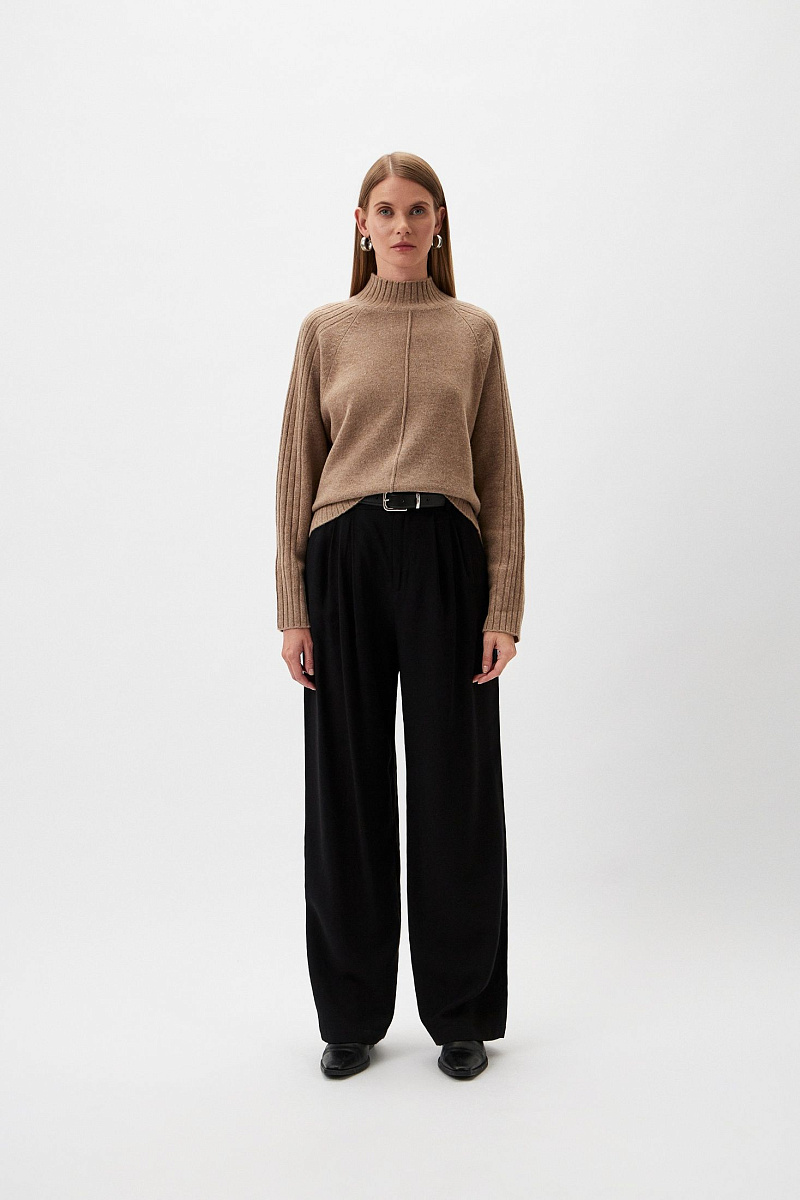 Свитер с воротником-стойкой