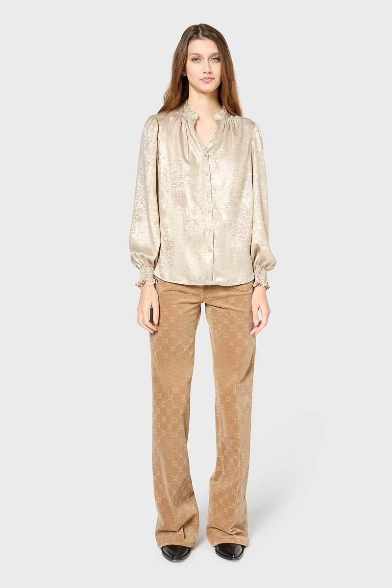 Блуза с воротником-стойкой и оборками