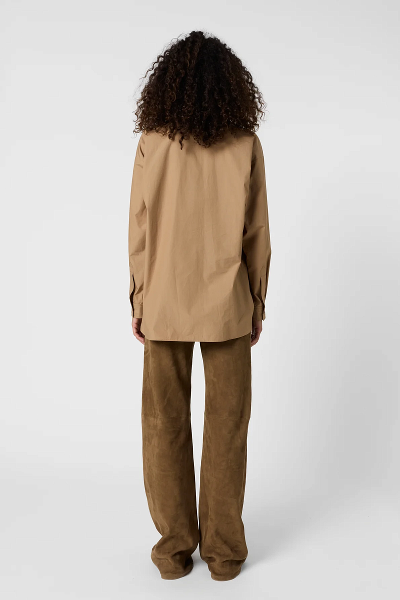 CHRINA - Рубашка из поплина с гербом в оттенке какао