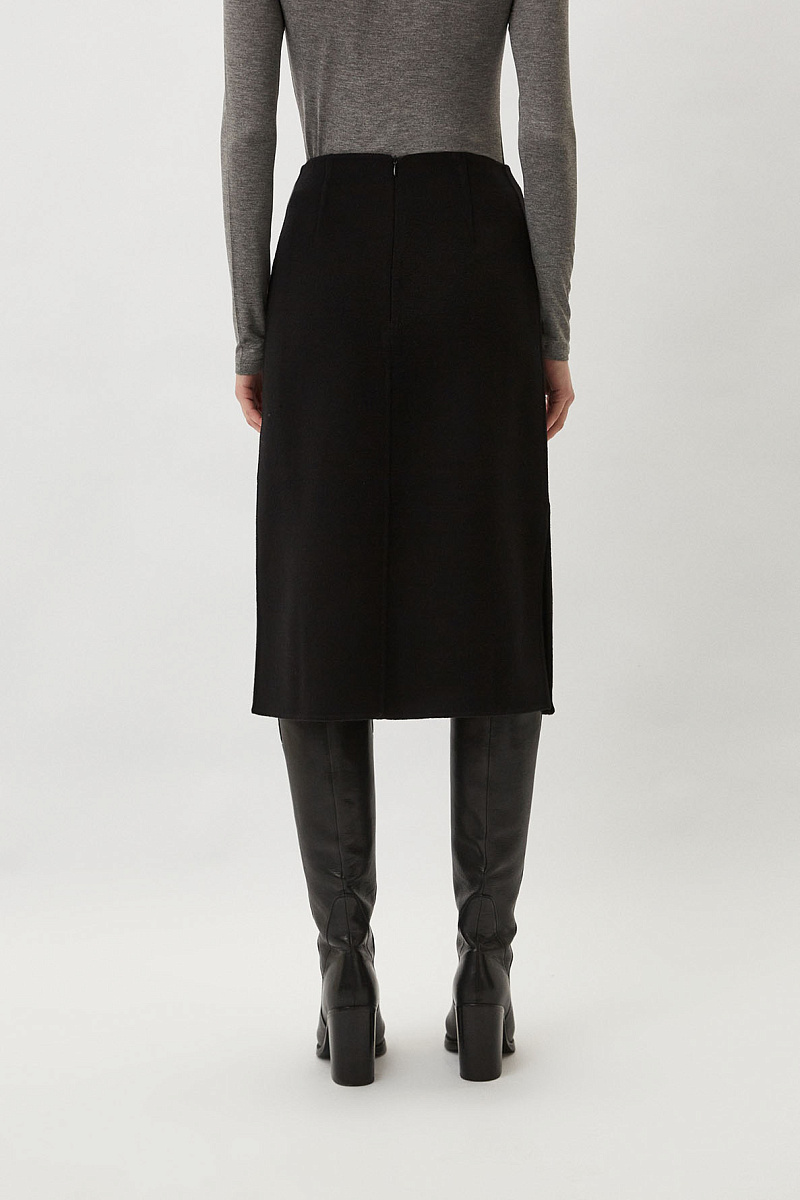 Прямая юбка средней длины