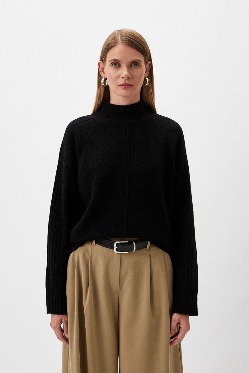 Свитер с воротником-стойкой