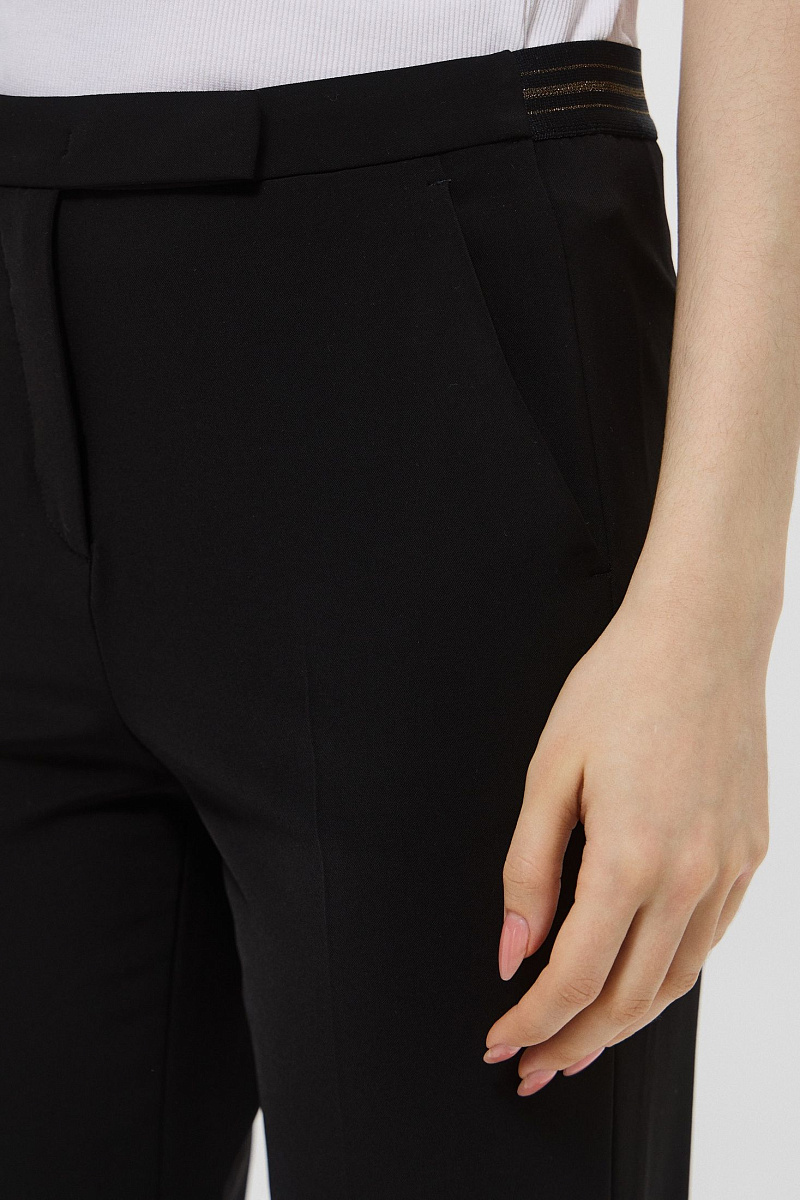 Прямые брюки с эластичным поясом