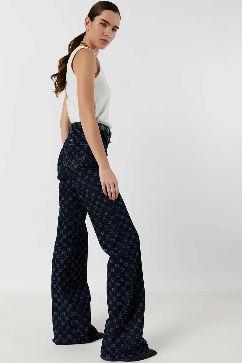 ANNA - Синие расклешенные джинсы с монограммой