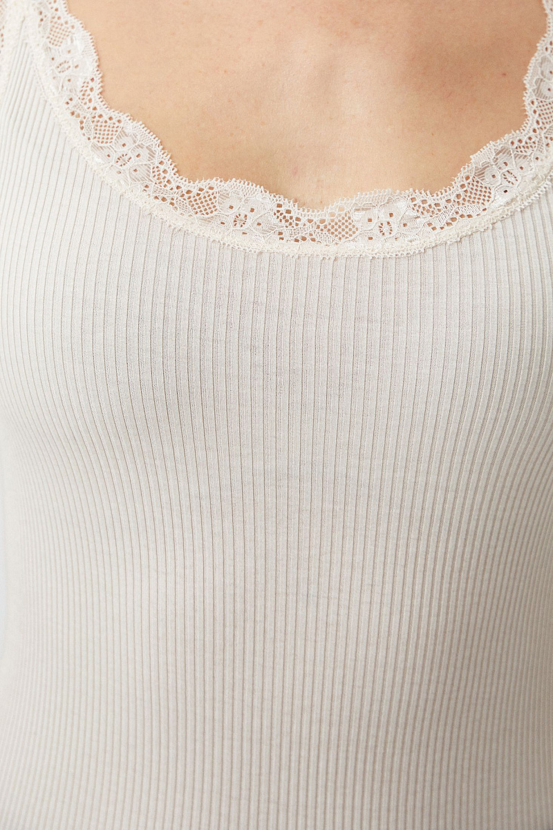 Шелковый топ с кружевом в рубчик