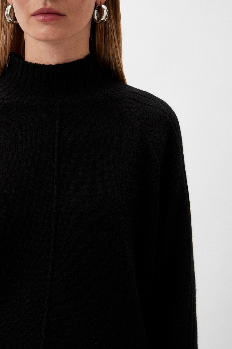 Свитер с воротником-стойкой