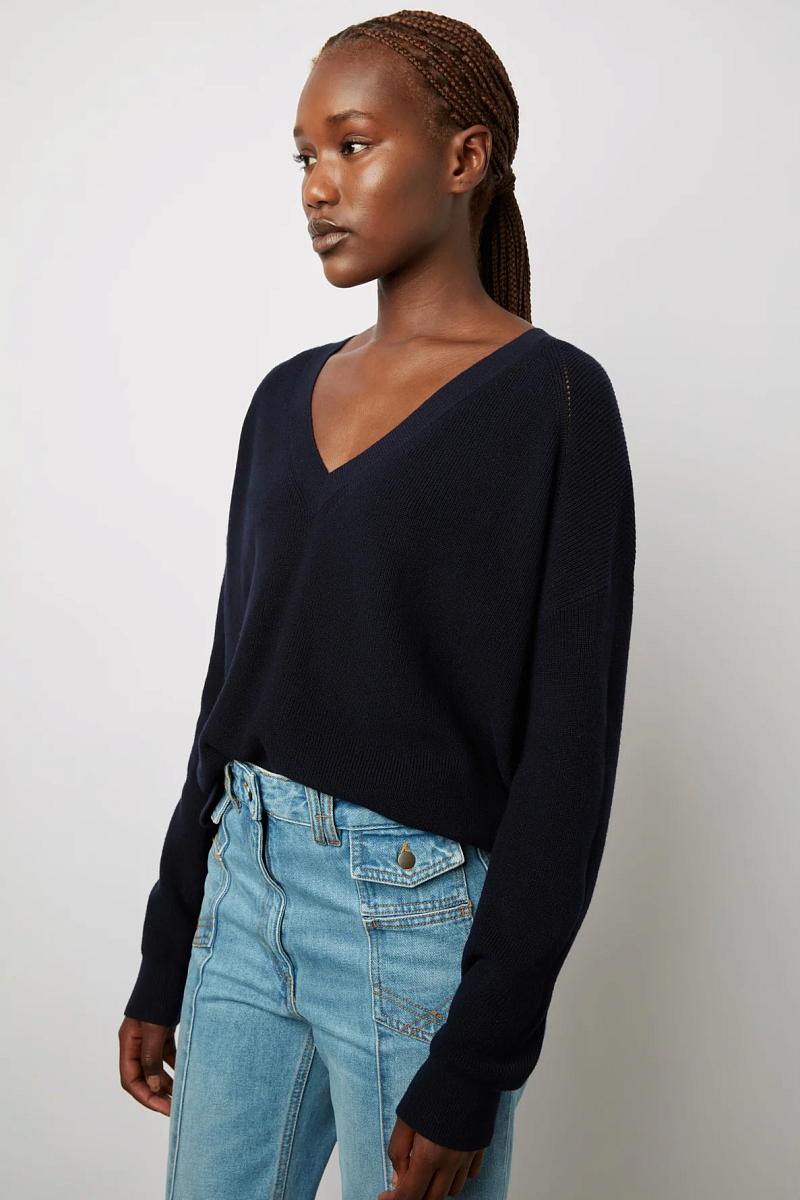 LAURANNA - Пуловер с V-образным вырезом в тонкий рубчик из шерсти и хлопка