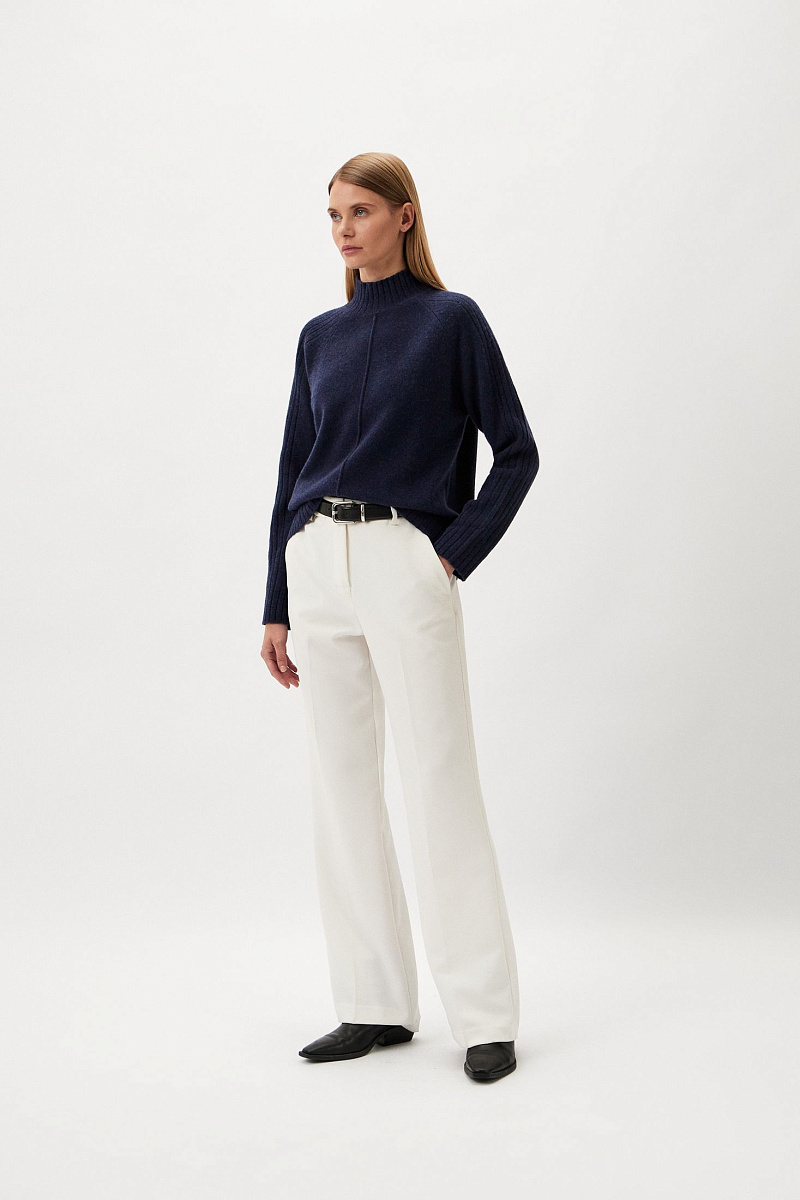 Свитер с воротником-стойкой