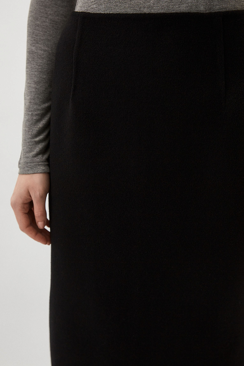 Прямая юбка средней длины